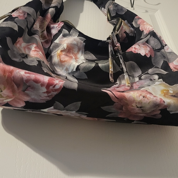 Tabitha Webb Floral Hobo Handbag Purse Shoulder Bag Soft Black Velvet Roses - Picture 5 of 8